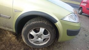 Aletines de plástico para Renault Megane II hatchback (2002-2009), versión de 3/5 puertas