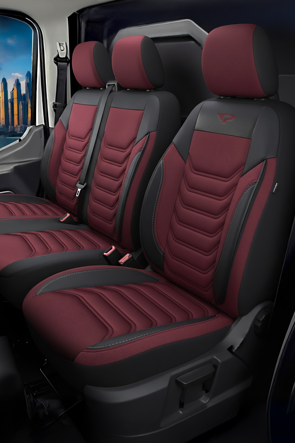 Fundas de asiento FLORIDA VAN burdeos-negro (2+1) – ejemplo después del montaje